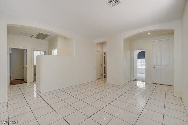 Building Photo - 9890 Ridgehaven Ave