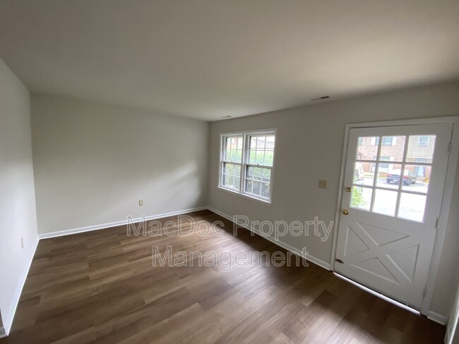 Building Photo - 5209 Heritage Dr