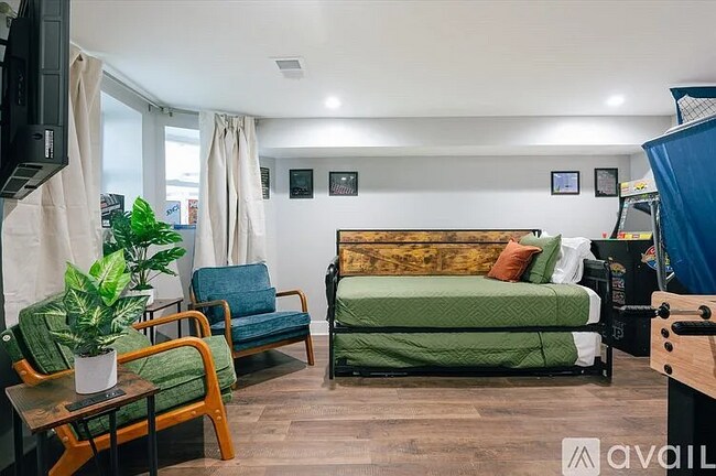 Building Photo - 2923 N Wisner Ave