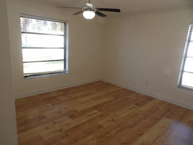 Building Photo - 4045 Birchwood Dr