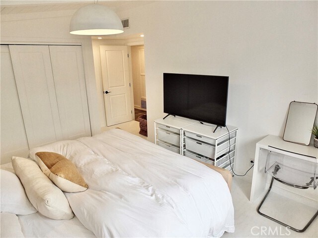 Building Photo - 220 Loyola Rd