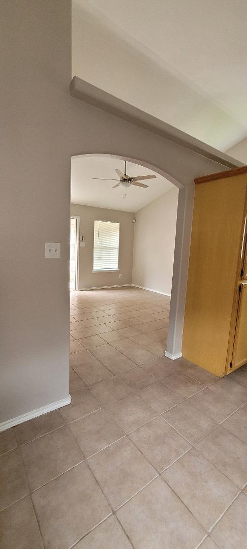 Building Photo - 624 DFW Dr