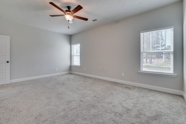 Building Photo - 340 Fox Haven Dr