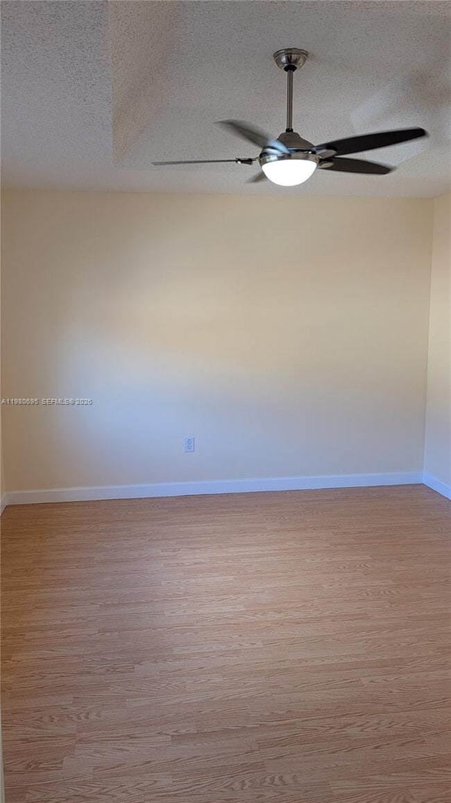 Building Photo - 202 W Forest Oak Cir