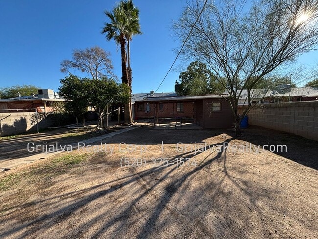 Building Photo - Cute 2 Bedroom House for Rent - Close to Reid Park  (22nd St/Tucson)