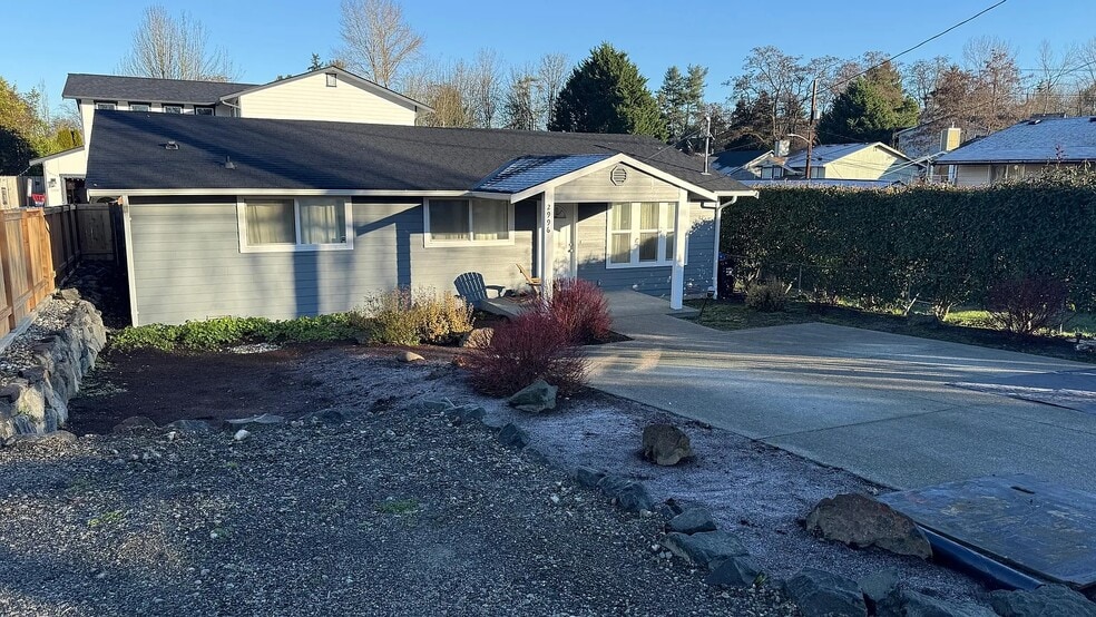 Building Photo - 2996 S Dakota St