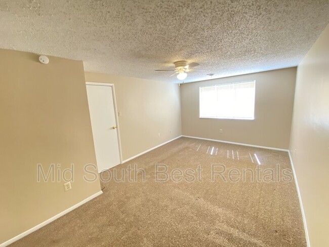 Building Photo - 7425 Doncaster Ln (Southeast)