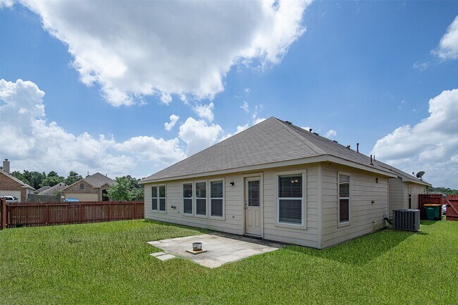 Building Photo - 1014 Shadow Glenn Dr