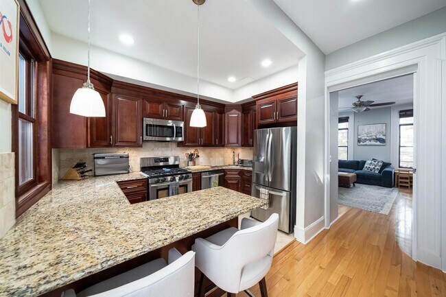 Building Photo - 235 Bloomfield St