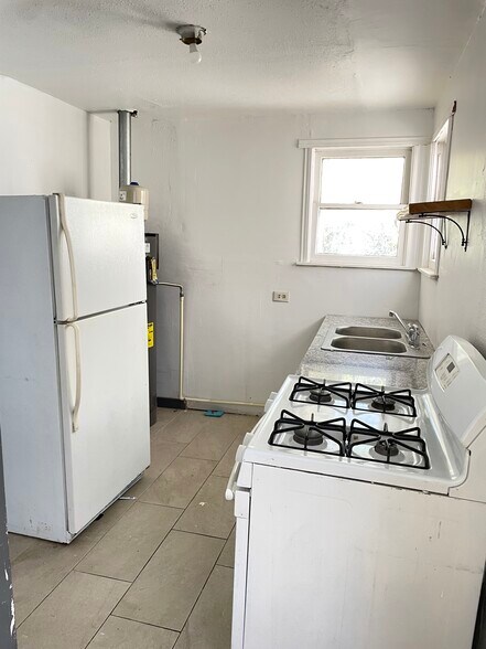 Building Photo - 208 Claremont Ave