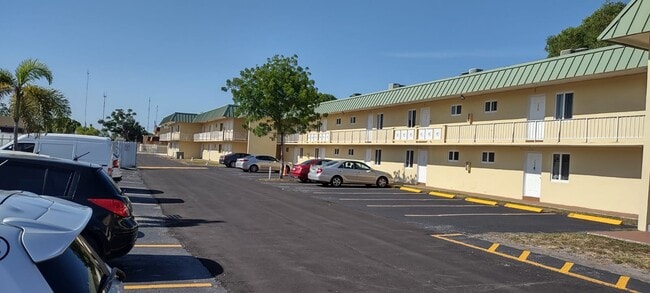 Building Photo - 505 NW 177th St
