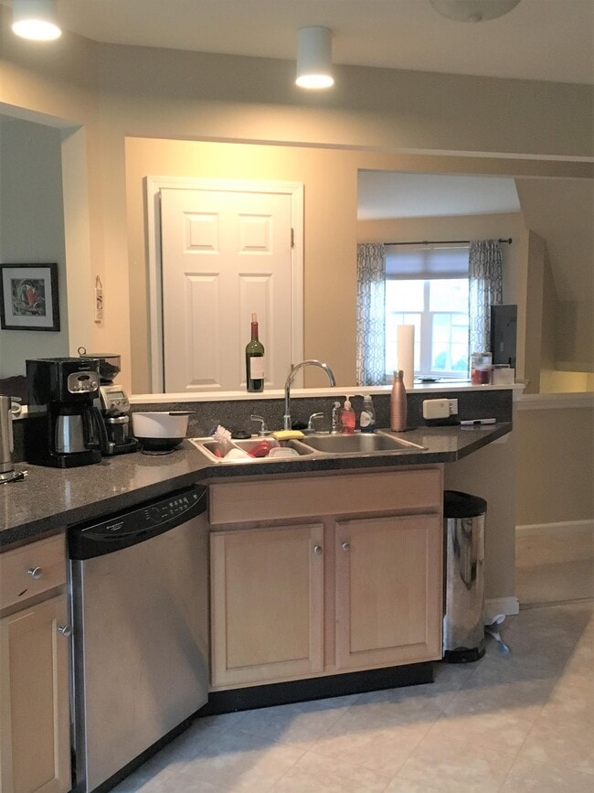 Building Photo - 4 Westfield Pl