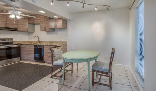 Building Photo - 809 N Federal Hwy