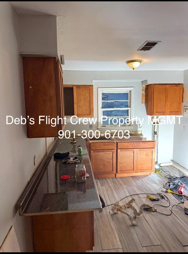 Building Photo - 3432 Mayflower Ave