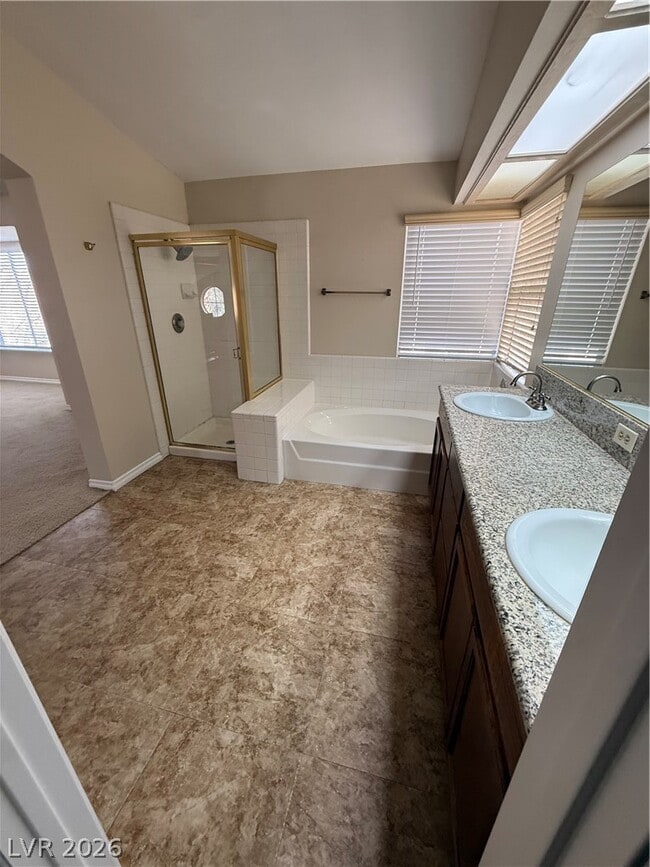 Building Photo - 3308 Royal Glen Ct