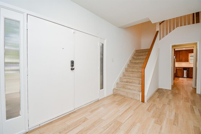 Building Photo - 2103 Winged Foot Dr