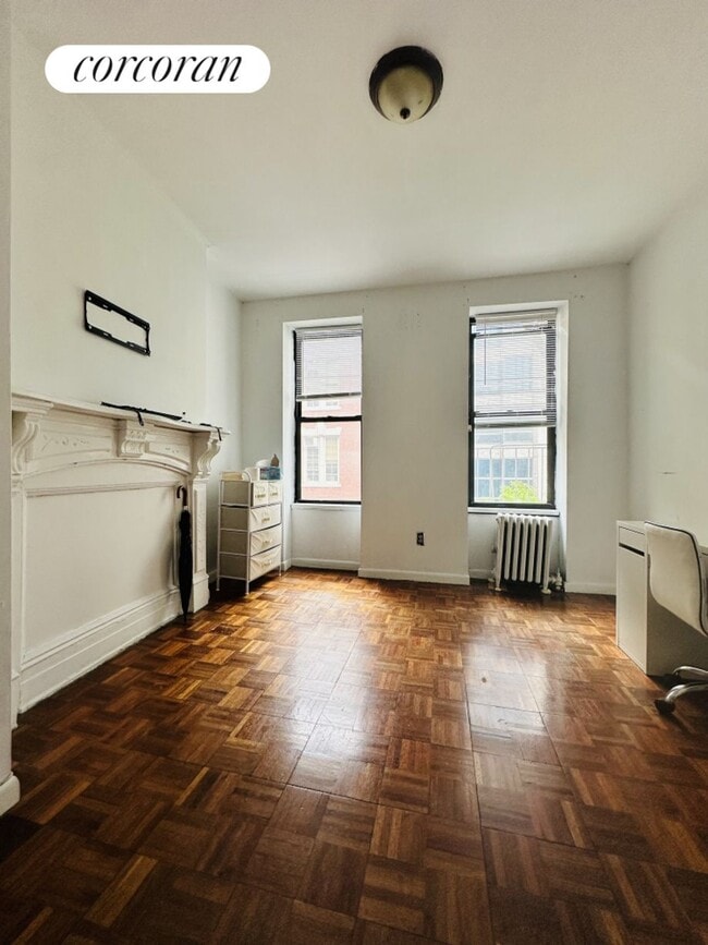 Primary Photo - 424 E 66th St