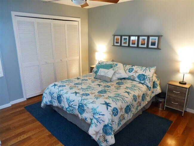 Building Photo - 5557 Sea Forest Dr