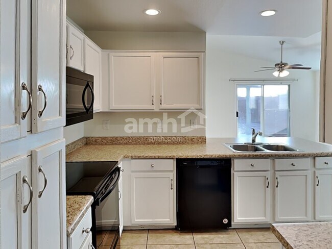 Building Photo - 452 N Rochester