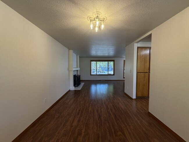 Building Photo - 5505 SW 149th Ave