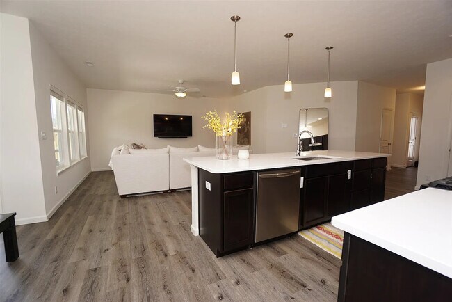 Building Photo - 2922 Poinciana Dr