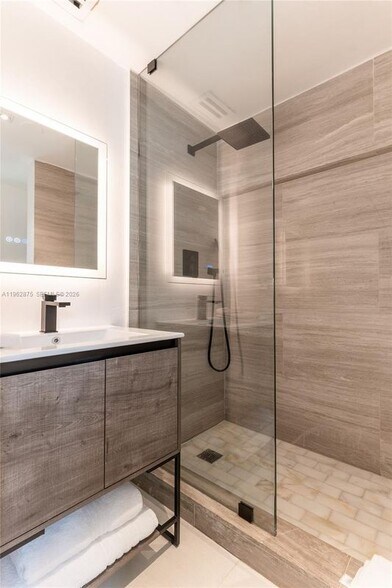 Building Photo - 7300 SW 77th Ave