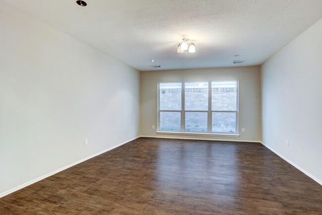 Building Photo - 3806 Flatwood Dr