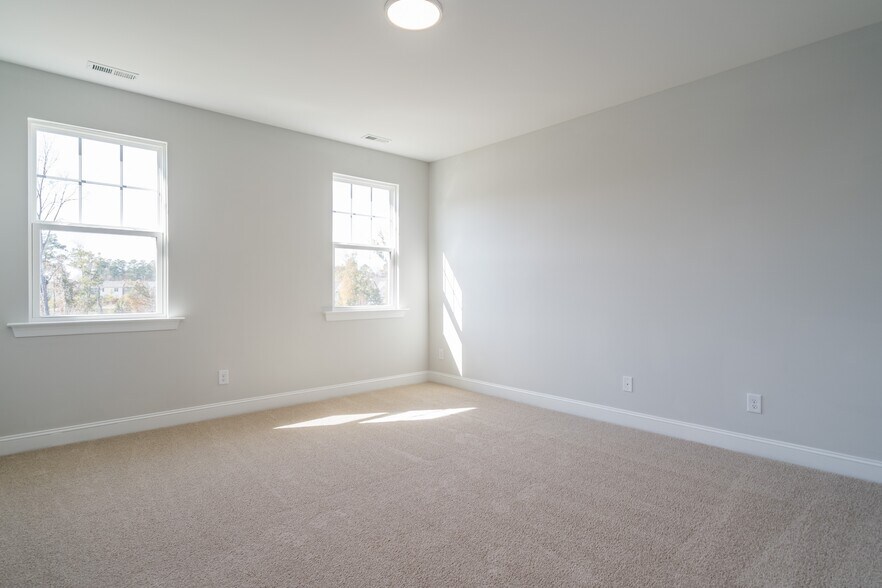 Building Photo - 304 Shale Creek Dr