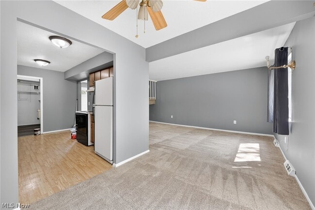 Building Photo - 9582 Fernwood Dr