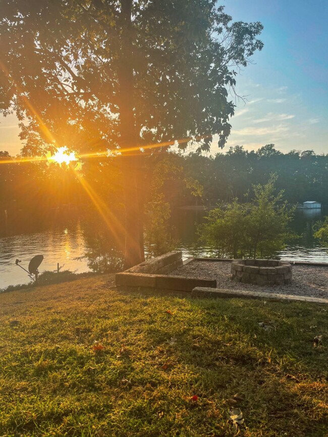 Building Photo - 16920 Landover Rd