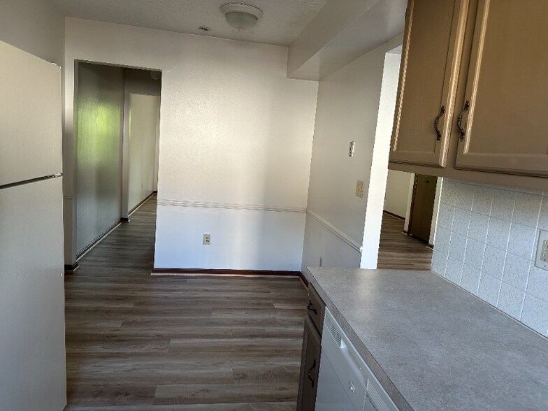 Building Photo - 4390 Darrow Rd