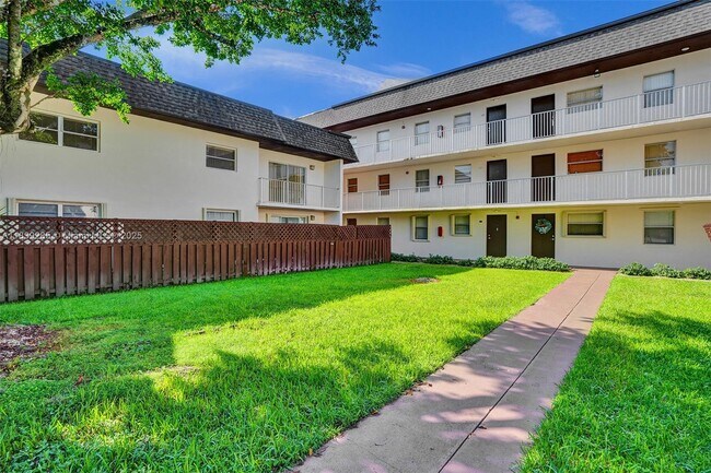 Building Photo - 8475 SW 94th St
