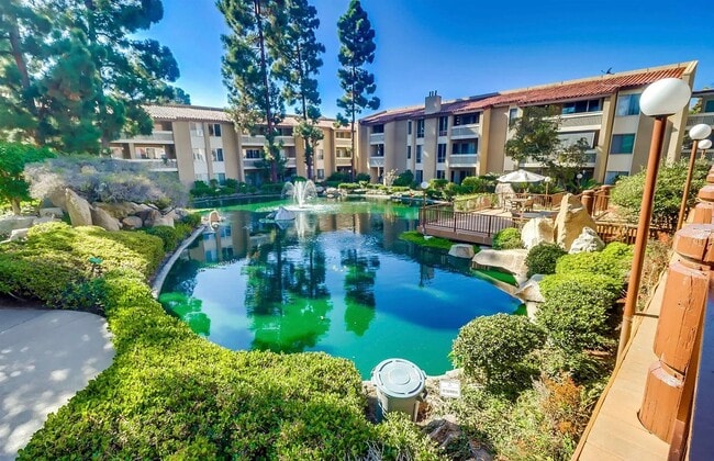 Building Photo - 1855 Diamond St