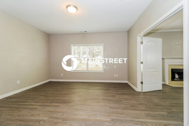 Building Photo - 5 Bedroom Pet-Friendly Home in Hiram, GA with Main Street Renewal