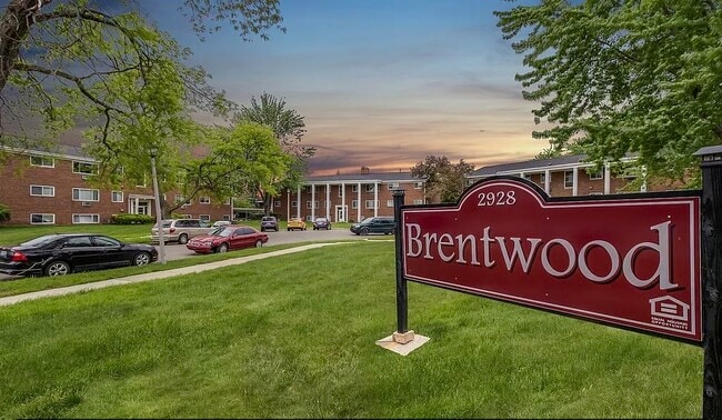 Building Photo - Brentwood Apartments