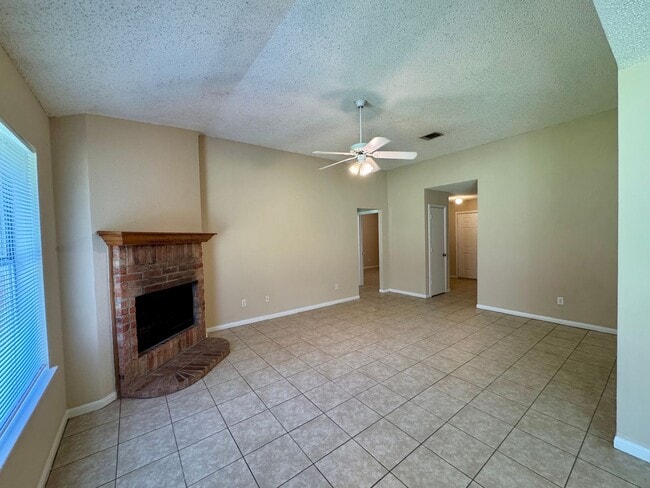 Building Photo - Duplex