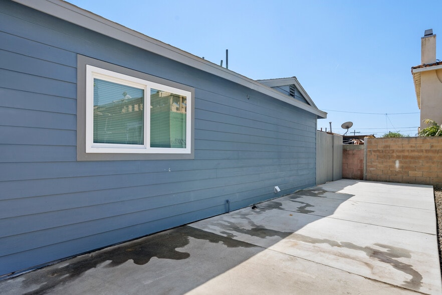 Building Photo - 15227 Freeman Ave