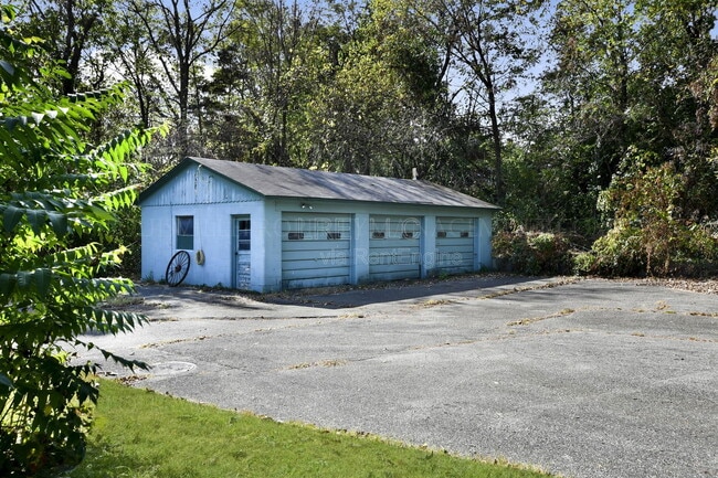 Building Photo - 6220 Applegate Ln