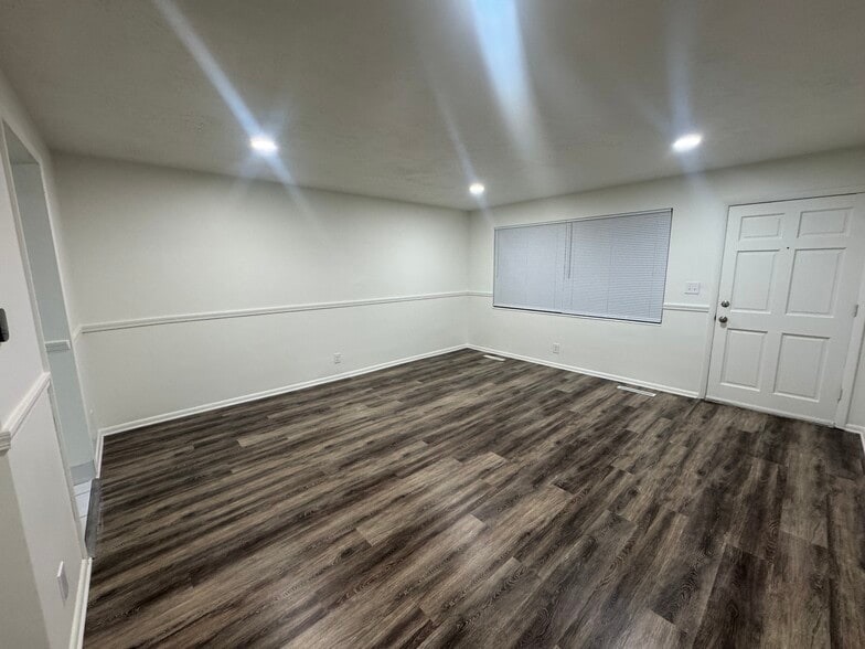 Building Photo - 459 N 400 E