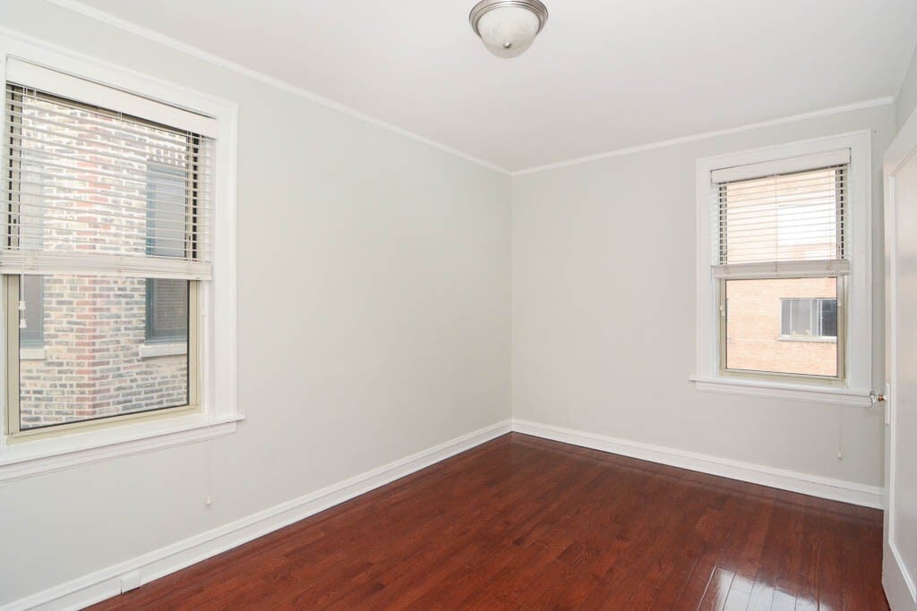 Building Photo - 549.5 W Surf St