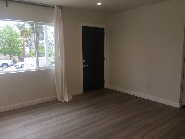 Building Photo - Updated 3 Bedroom Home in Pacific Beach!