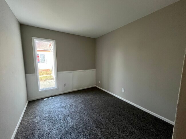 Building Photo - 33 Sonora Dr