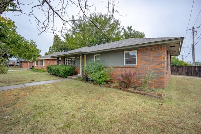 Building Photo - 3700 N Land Ave