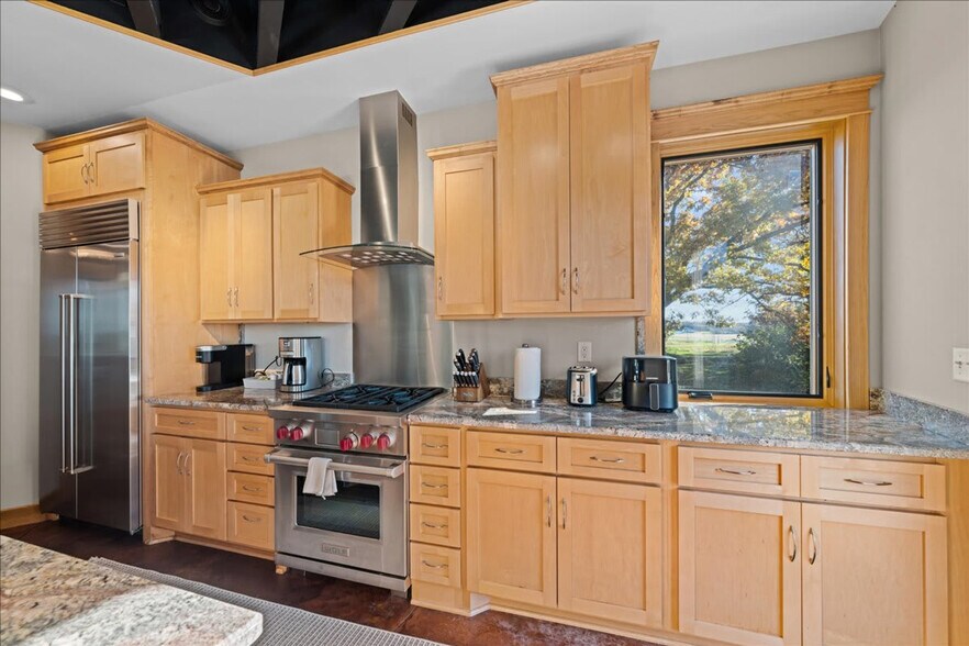 Building Photo - 1248 WI-35