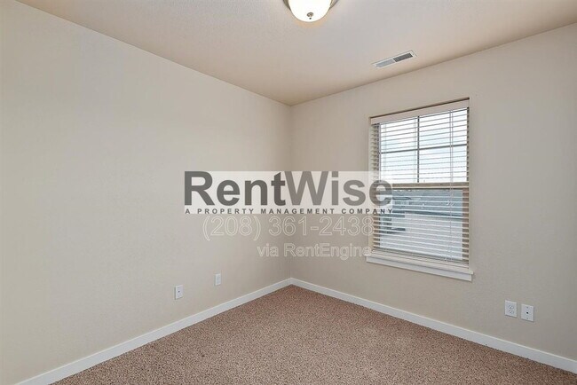 Building Photo - 8732 W Pine Valley Ln