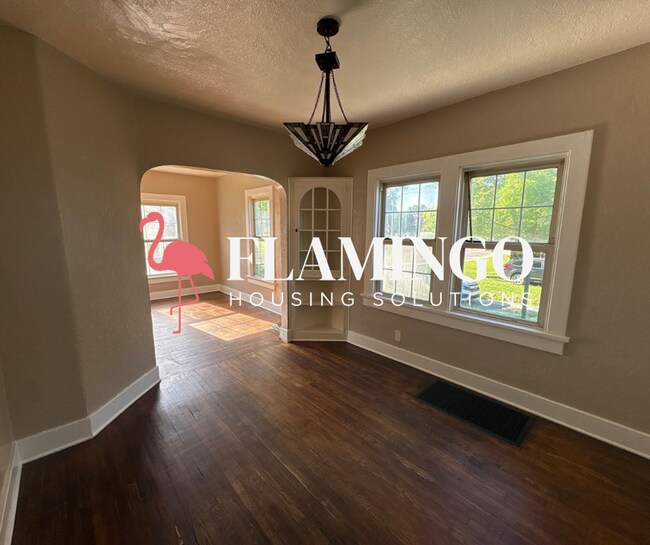Building Photo - Charming 2 Bedroom, 1 Bath Home – Refinished Hardwood Floors, Detached Garage & More!