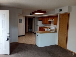 Building Photo - Dearborn 2 bed 1 bath, Great location off ...