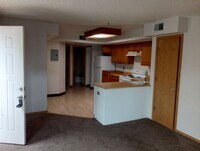 Building Photo - Dearborn 2 bed 1 bath, Great location off ...