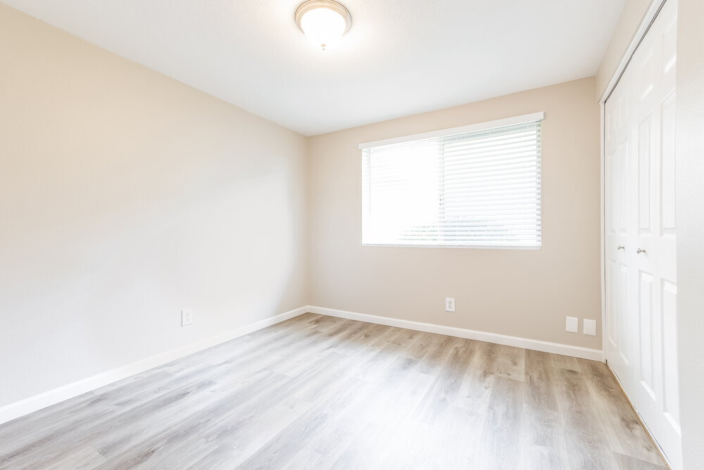 Building Photo - 2051 N Villas Ln