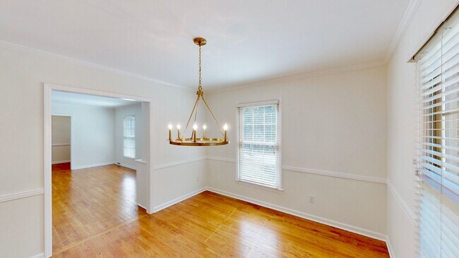 Building Photo - 6810 Rosemary Ln